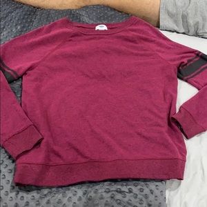 crewneck lightweight sweatshirt/top